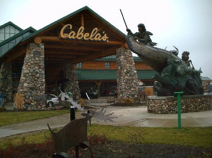 exterior-of-cabela-hamburg pa.jpg