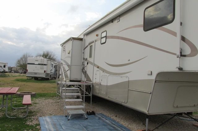 200109 005 deck 001.jpg