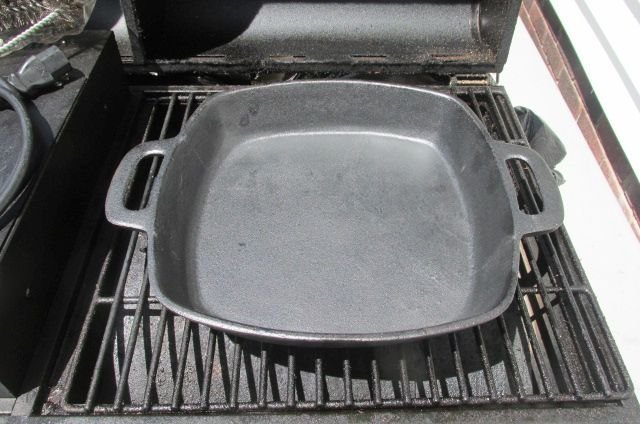 200422 001 cast iron pan 001.jpg