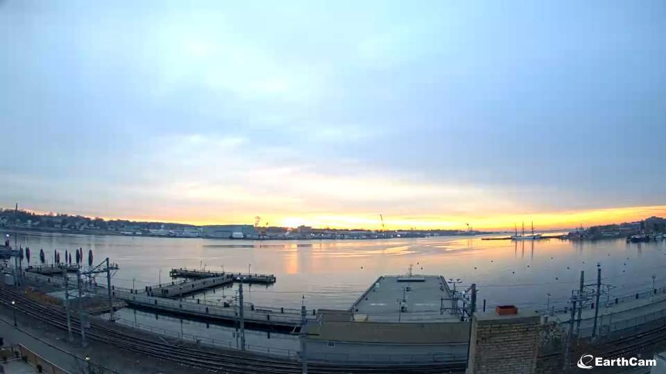 New-London-Harbor-Monday.jpg