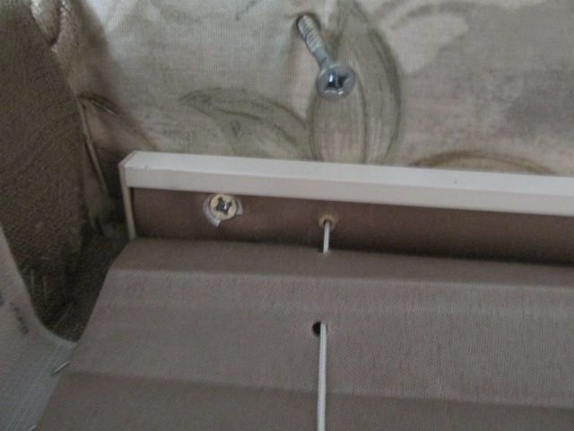 210429 003 OEM bedroom slide curtin removed for cornice 002.jpg