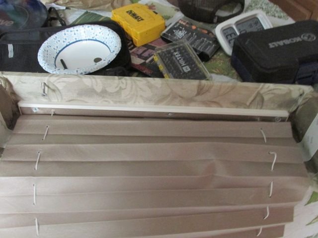 210429 003 OEM bedroom slide curtin removed for cornice 001.jpg