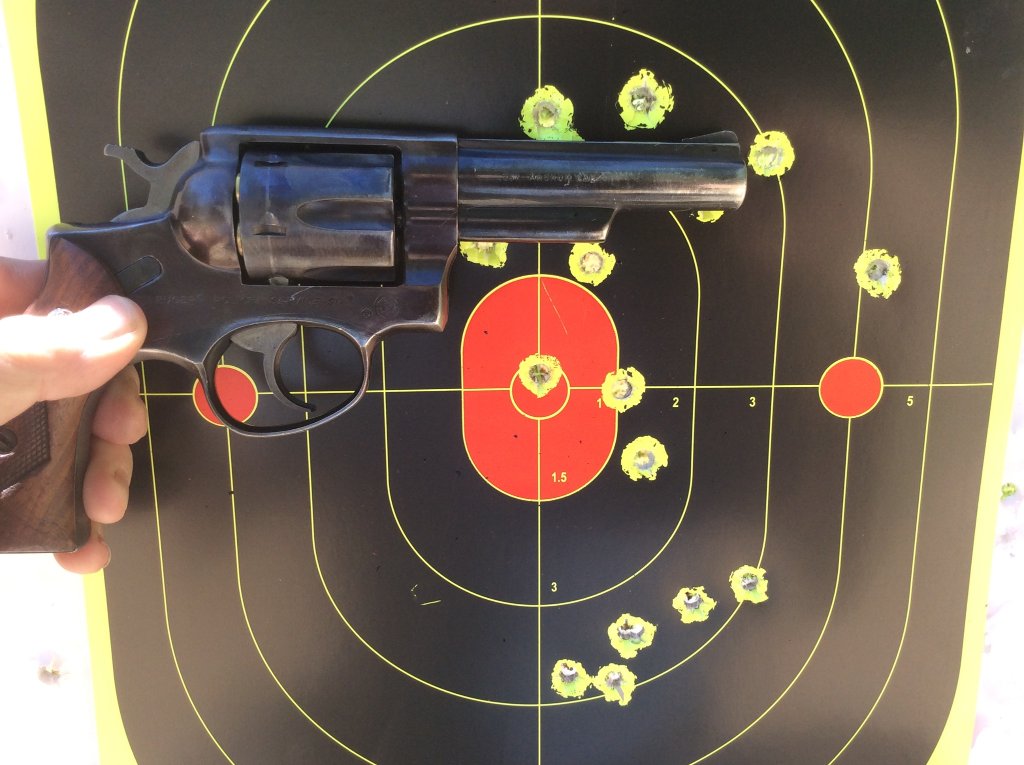 center target  3 shots of my 158 gr swc hp FBI 38 special load  10 yds.jpg