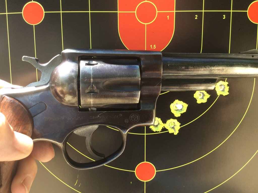 ruger police service six   357 mag load  158 xtp  13.6 of 2400  10 yds.jpg