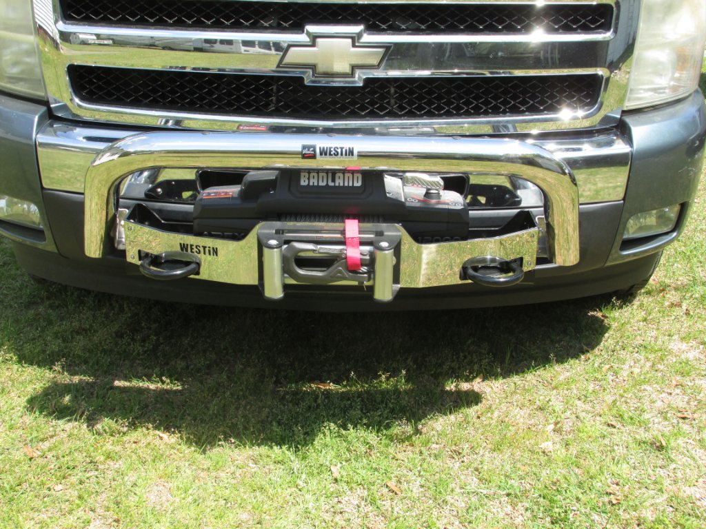 220413 002 Bull Bar Install 002.jpg