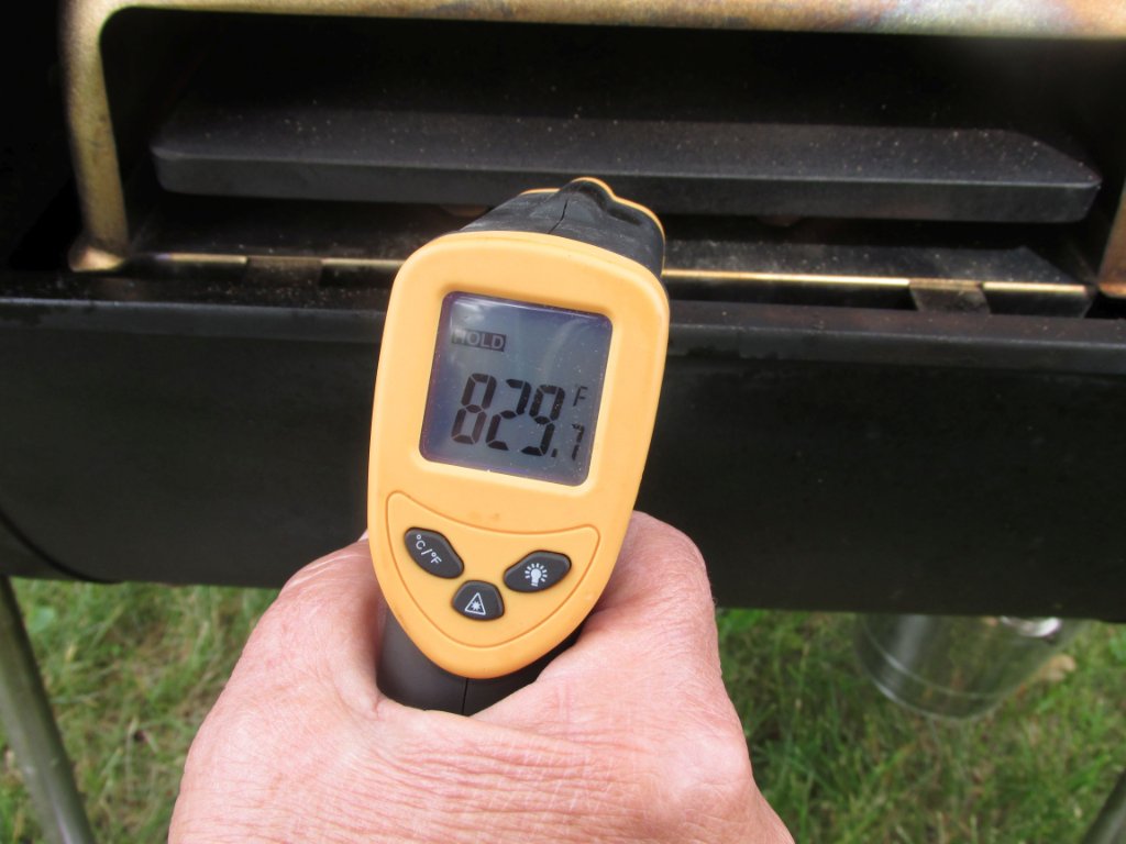 220621 002 grill temp set on 300 001.jpg