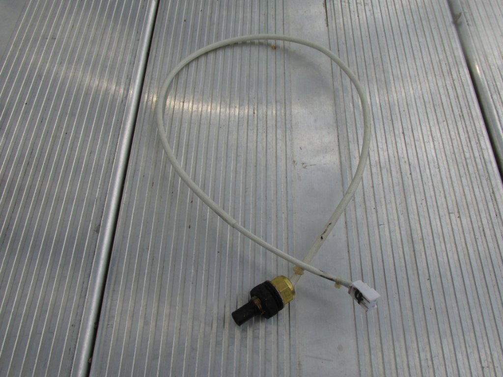 220621 003 bad OEM sensor wire 001.jpg