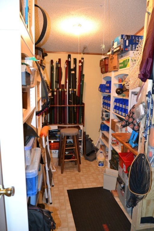 02 loading room.jpg