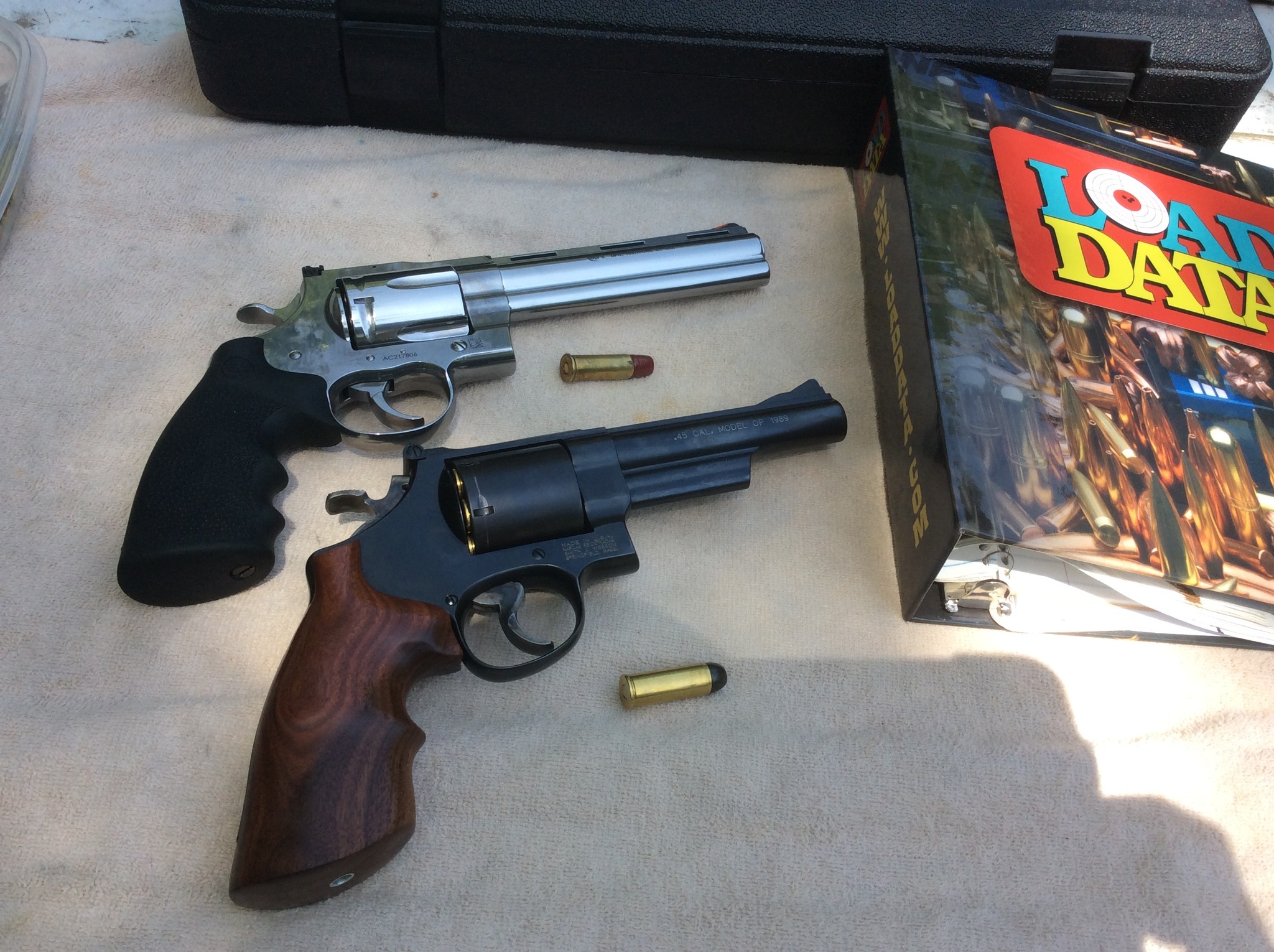 my 2 best DA shooters in 44 mag and 45 colt.jpg