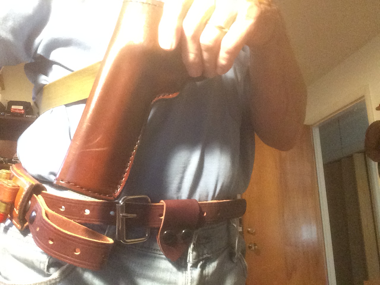 waist belt has loop for restraining holster.jpg