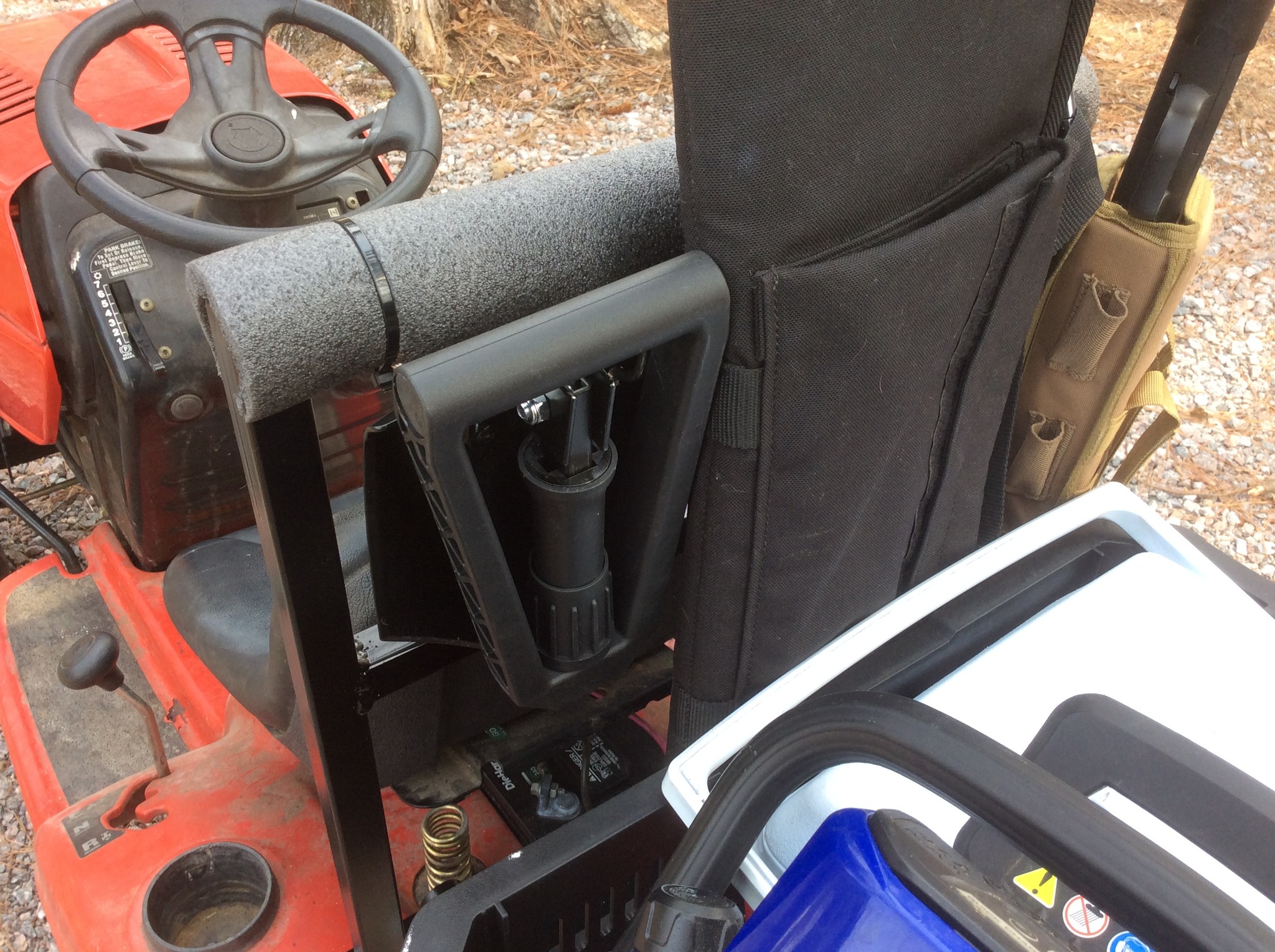 fold up shovel.jpg