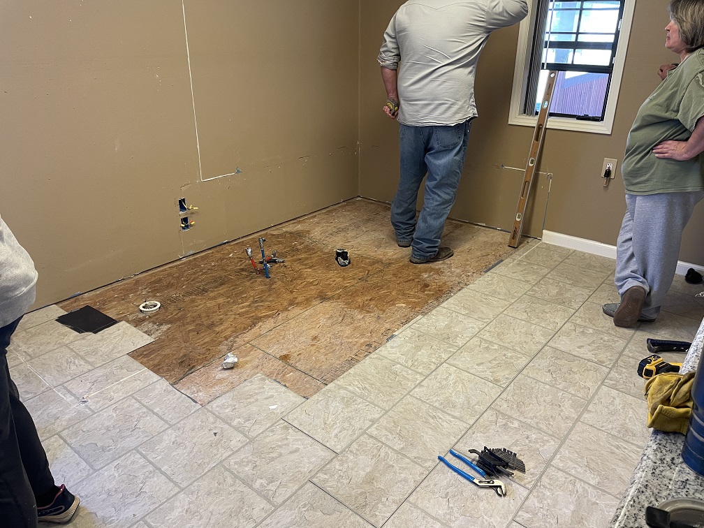 03 Tina and contractors.jpeg